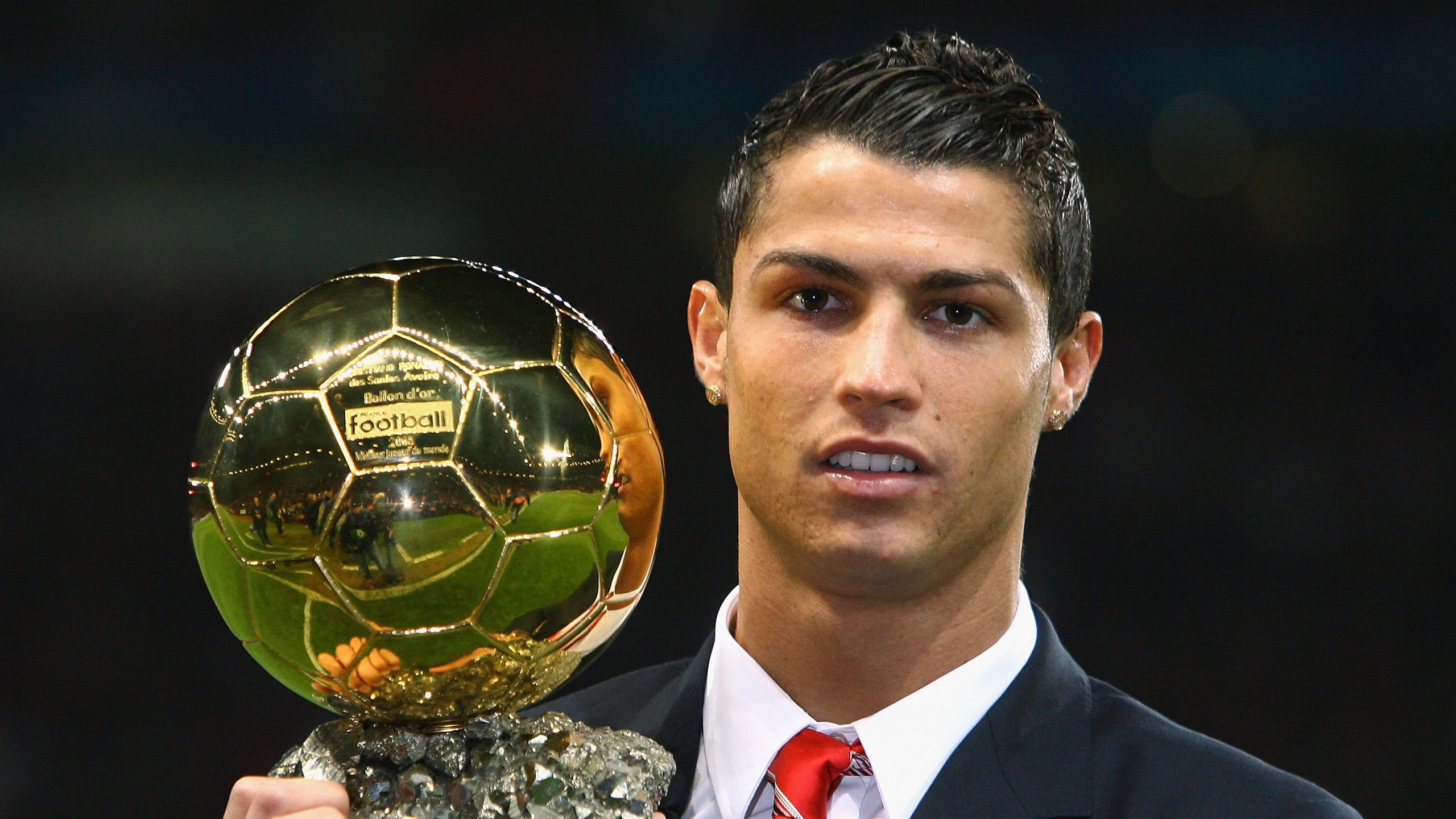 费德勒退役一周年回顾，传奇谢幕，网球世界永恒的记忆